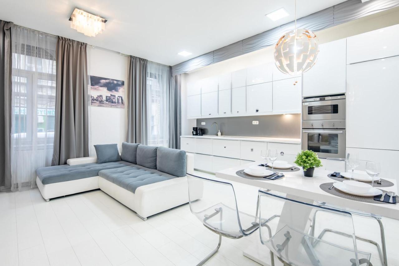 Cozy & Central Apartment With 2-Bedroom Budapeste Exterior foto