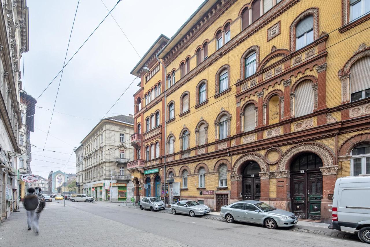 Cozy & Central Apartment With 2-Bedroom Budapeste Exterior foto