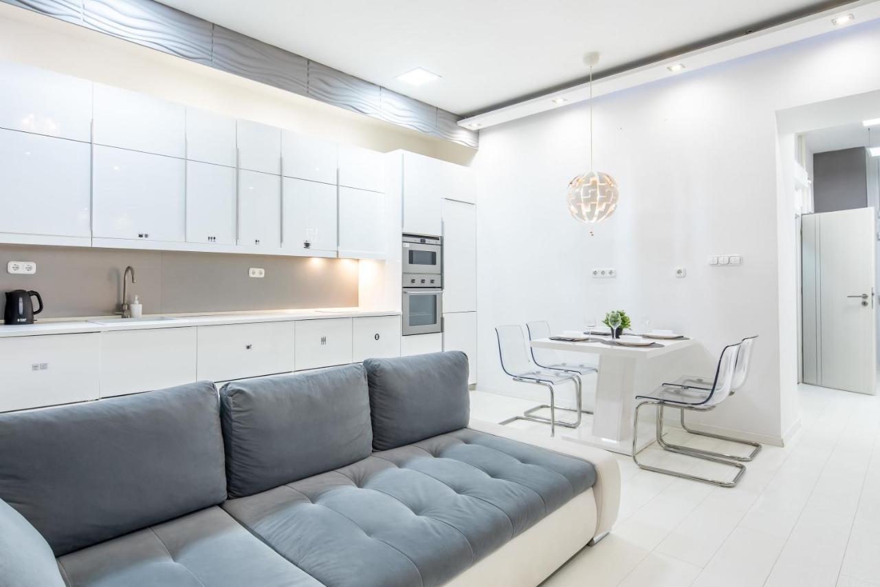 Cozy & Central Apartment With 2-Bedroom Budapeste Exterior foto