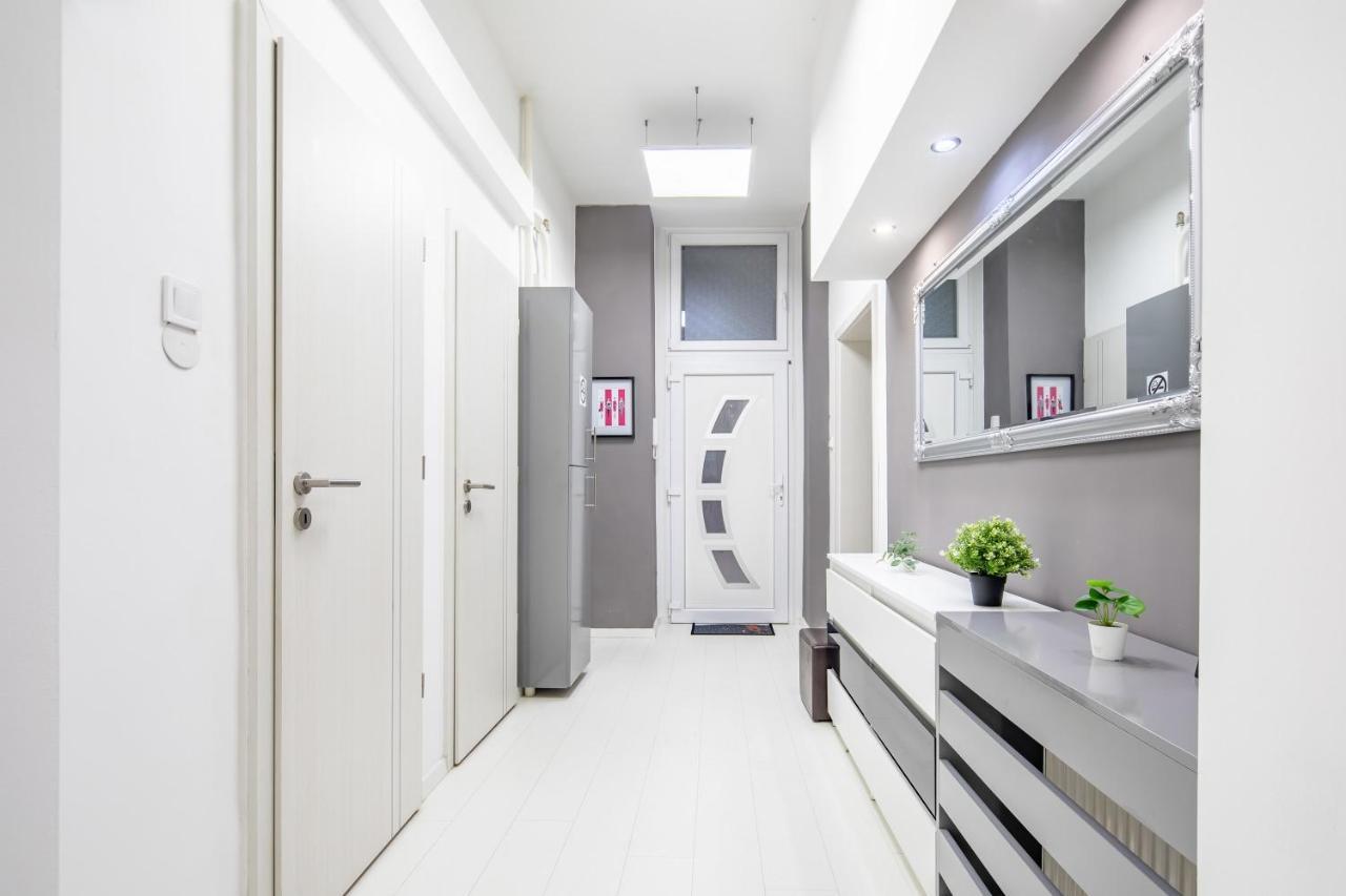 Cozy & Central Apartment With 2-Bedroom Budapeste Exterior foto